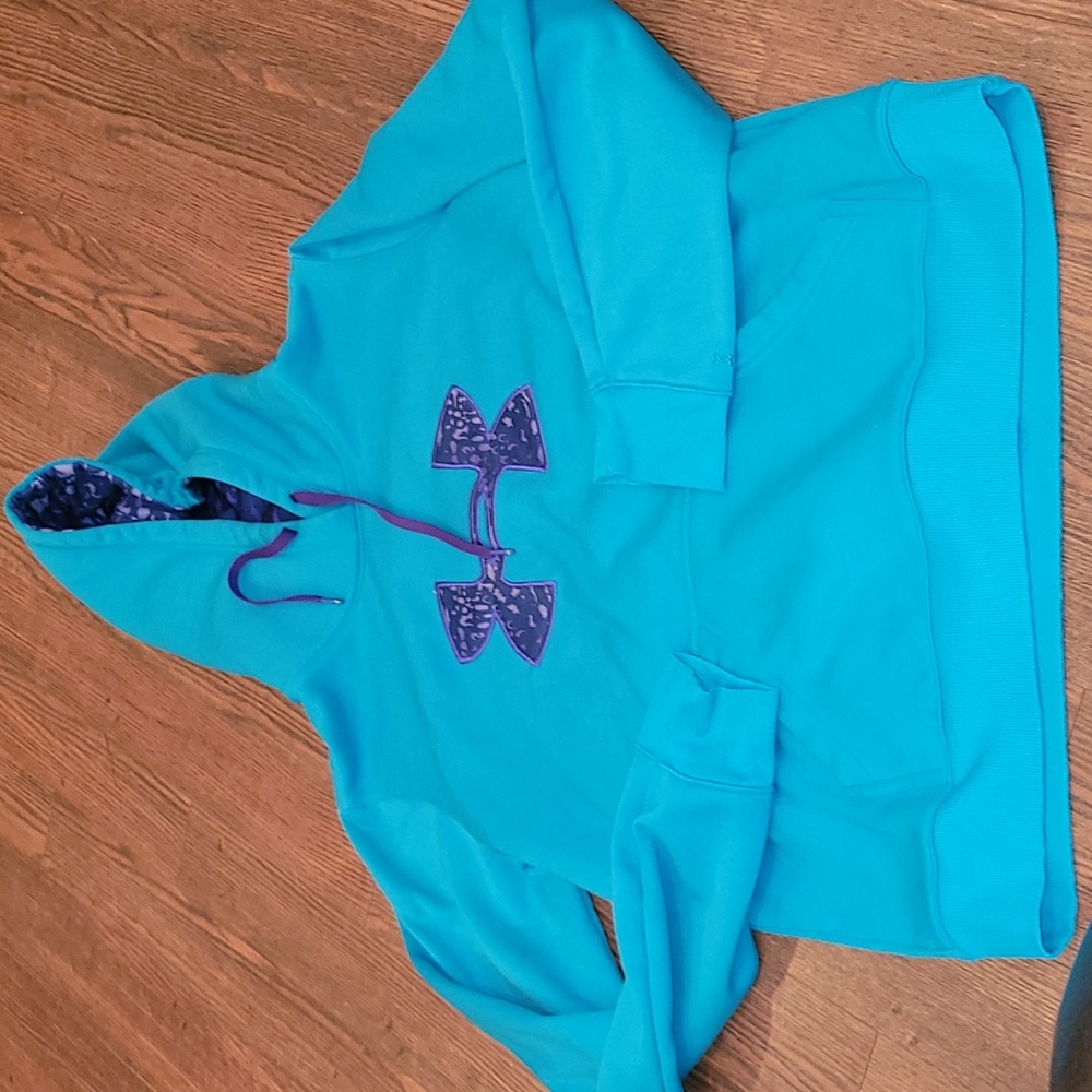 UA Hoodie large
